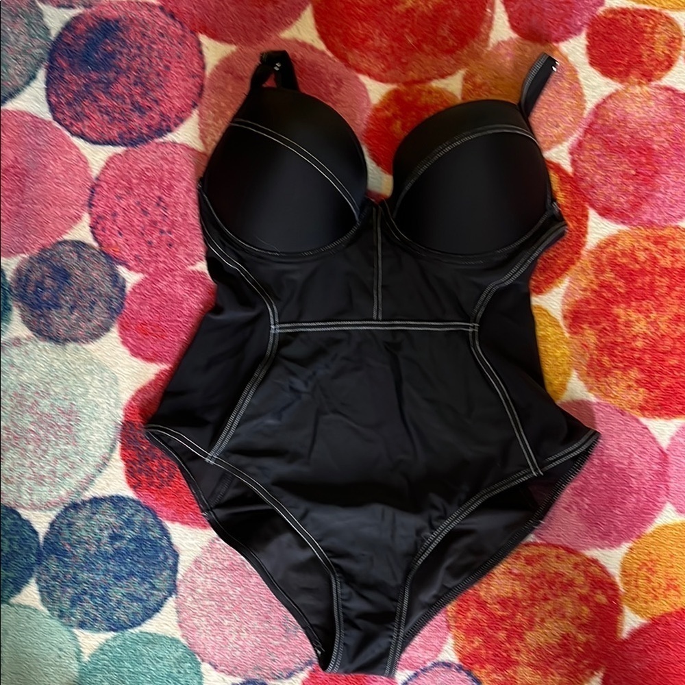Super🔥🔥🔥One piece swimsuit.